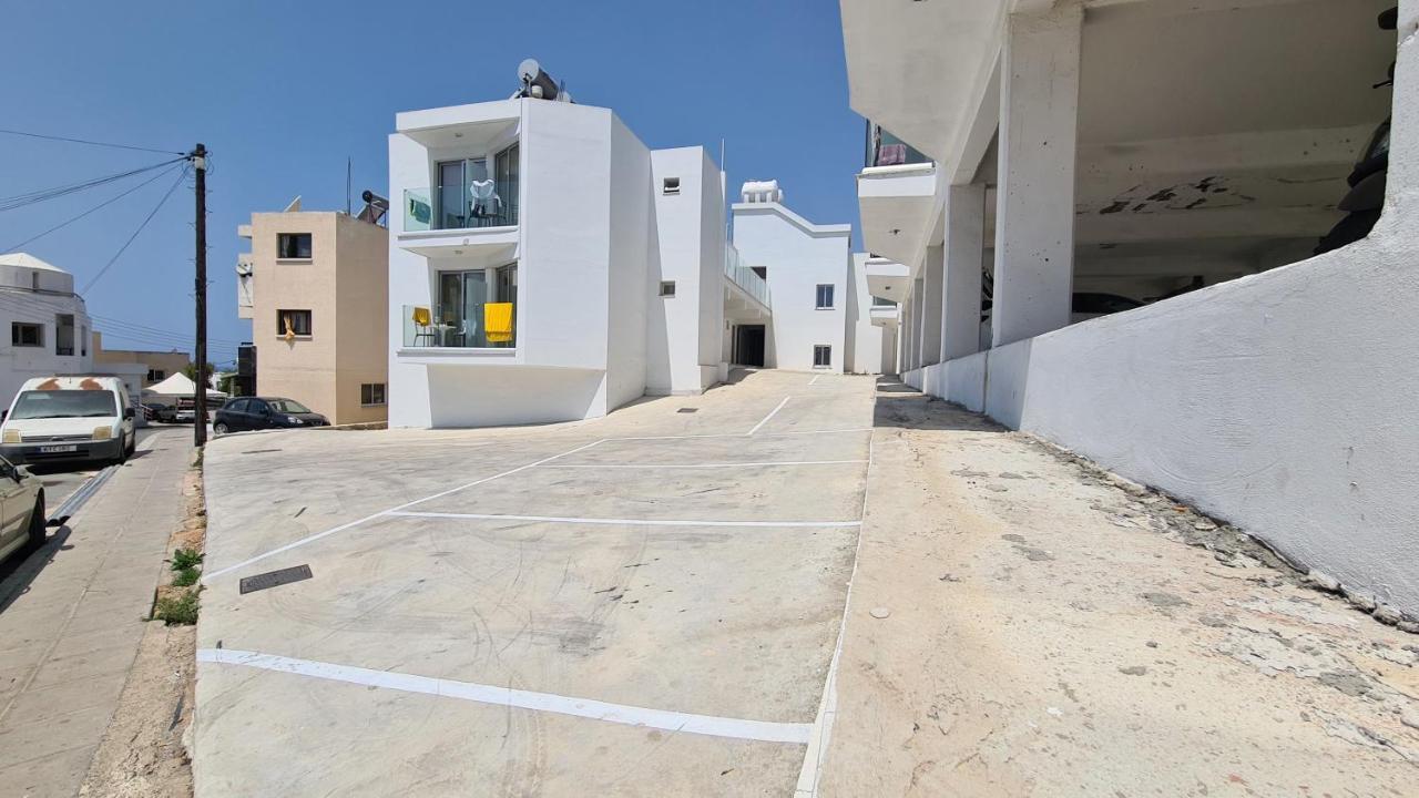 Stay Napa Living Studios Ayia Napa Exteriör bild