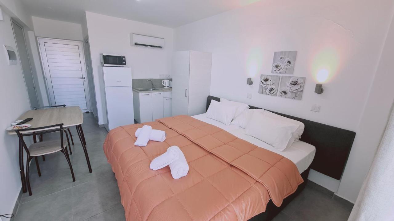 Stay Napa Living Studios Ayia Napa Exteriör bild